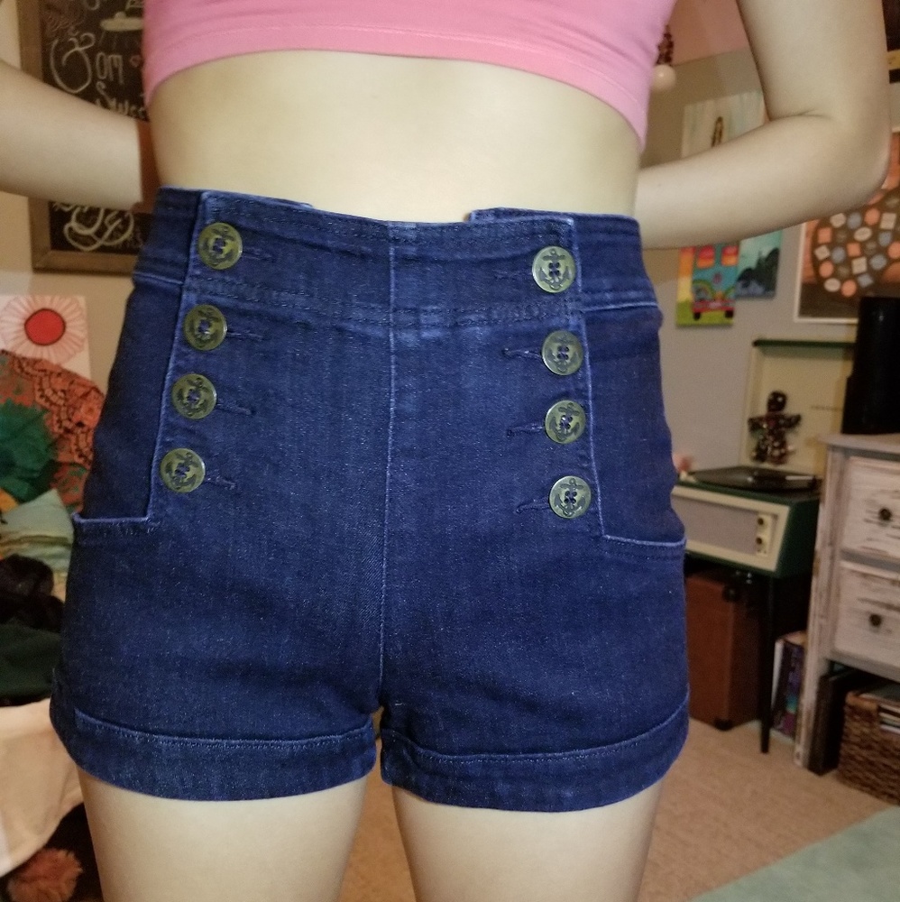 High waisted button shorts